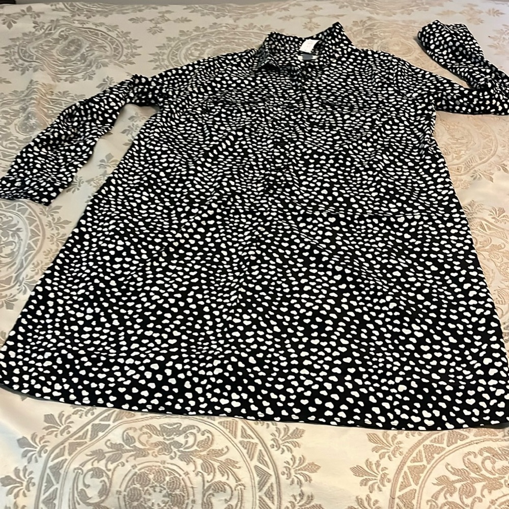 Old Navy long sleeve shirt dress, women’s size large, black with white hearts
